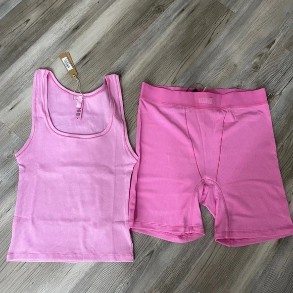 Last one 🌸 Skims 🌸 Bubblegum pink set New medium - Picture 4 of 5